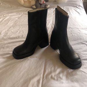 Vagabond Shoemaker's "Brooke" Boots